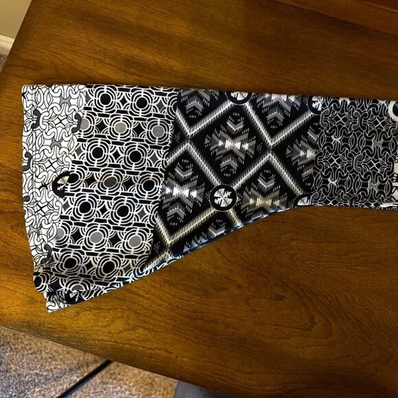 Guilty shirt top geometric design flared bell sleeves bedazzled with glass beads - Picture 7 of 12